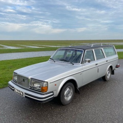 1 VOLVO 265