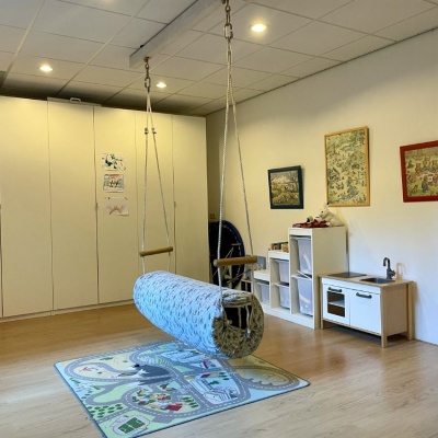 ruimte met schommel